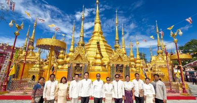 จังหวัดตาก มีแหล่งท่องเที่ยวทั้ง ย่านการค้าอัญมณี รวมถึงธรรมชาติที่สวยงาม และมีความพร้อมรองรับนักท่องเที่ยวในช่วง Green Season นี้ มีโรงแรมที่พักกว่า 8,200 ห้อง รวมทั้งร้านอาหารท้องถิ่น อาหารชาติพันธุ์ และอาหารนานาชาติ รองรับนักท่องเที่ยวทุกคน”